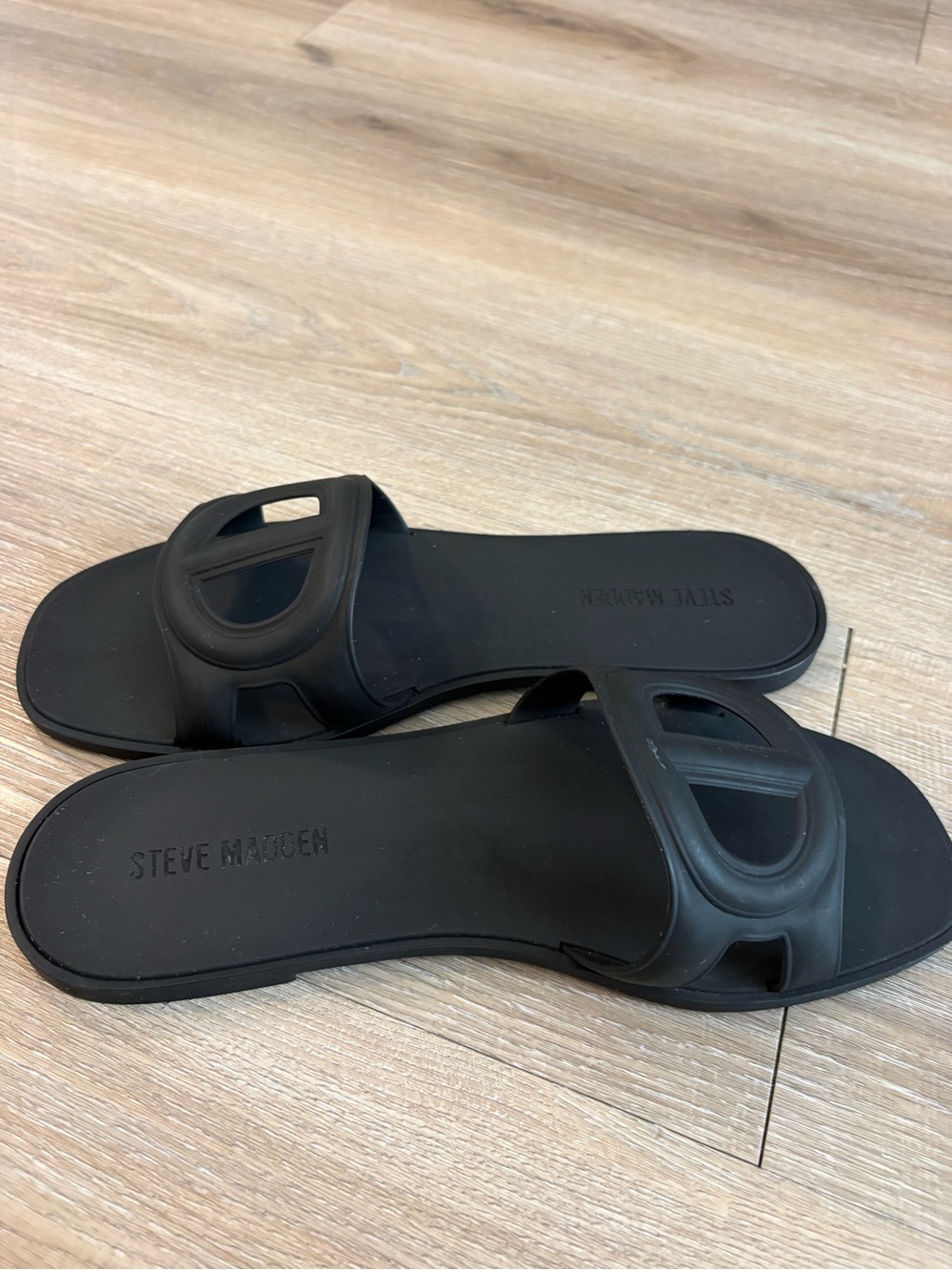 Steve Madden Black Sculpted Slide Sandals - Picture 5 of 5